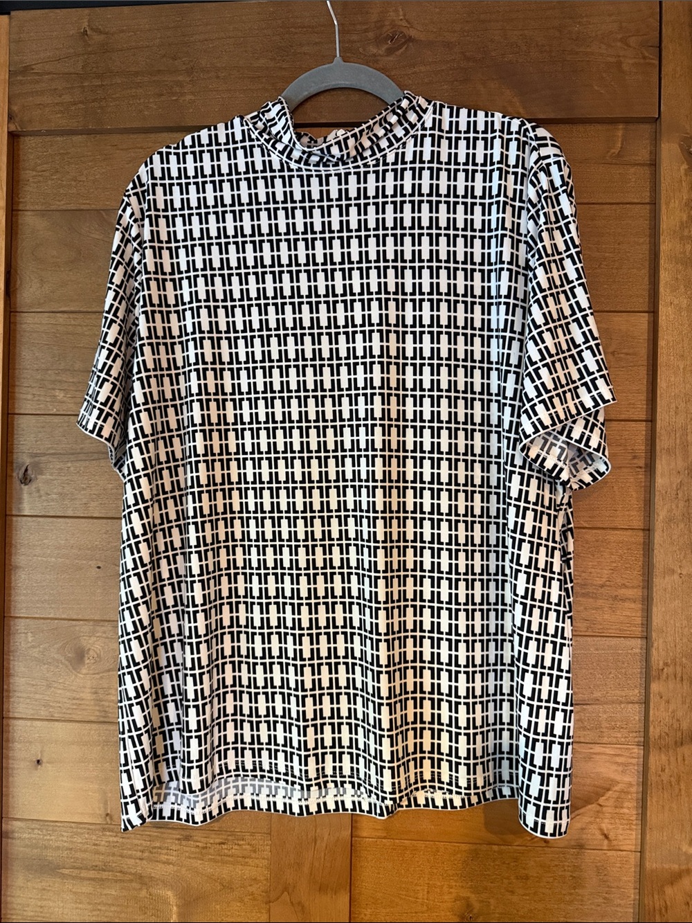 Anne Klein Black and White Geometric Short Sleeve Tee
